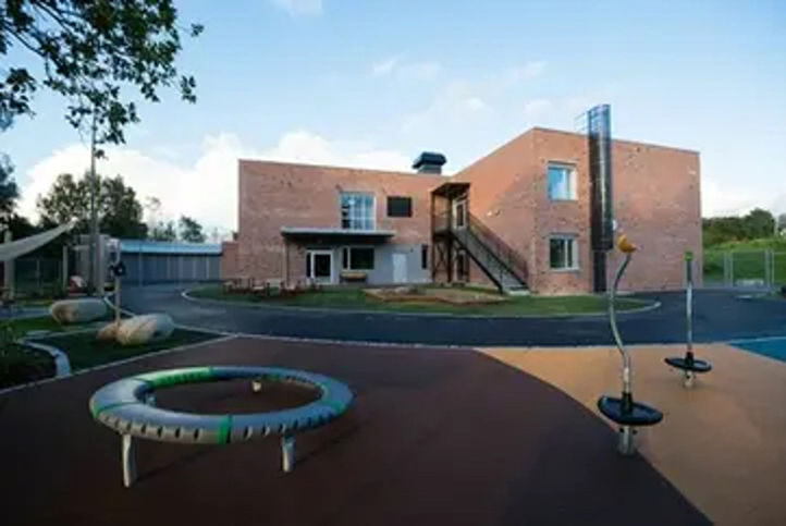Et hus med basseng Et hus med basseng