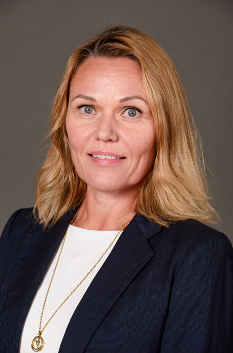 en person med blondt hår